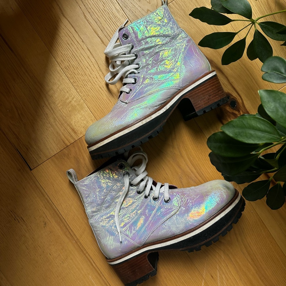 Sies Marjan Jessa Combat Boots with Holographic Finish